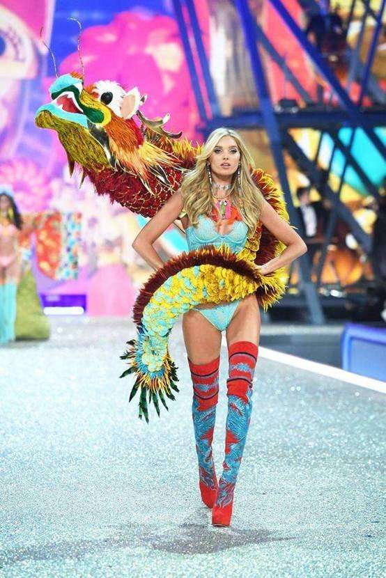 维密天使奚梦瑶现状,为什么奚梦瑶摔跤还能上维密