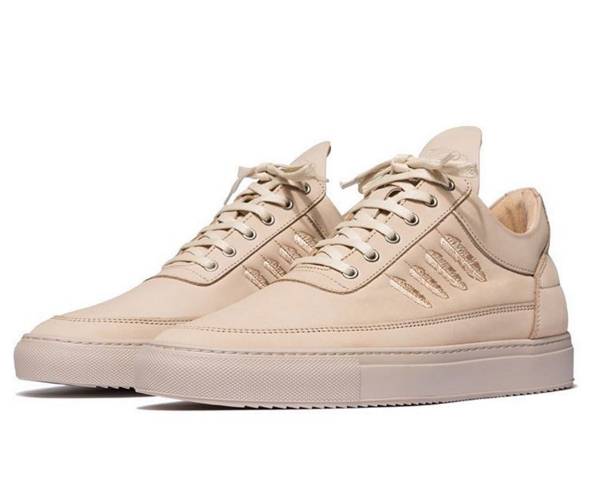 撞到同款鞋,男女同款鞋撞鞋