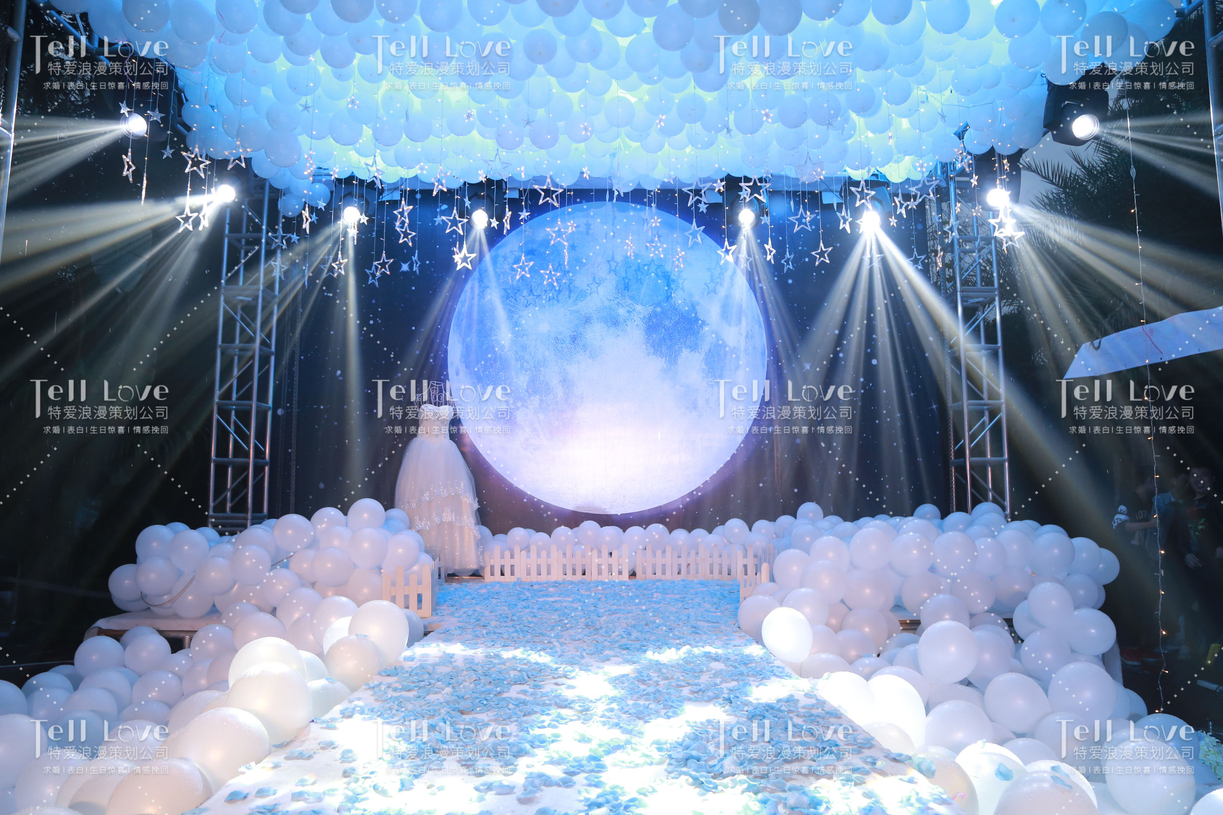 女朋友难过的时候怎么安慰,女朋友在恋爱中应该怎么做