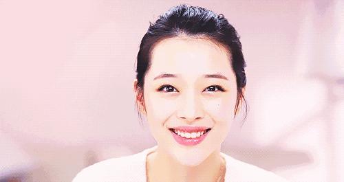 冬天下眼皮皱巴巴,冬天眼皮干燥怎么办小窍门