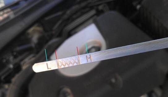 福克斯更换机油后发动机声音变大,换机油后踩油门发动机声音变大