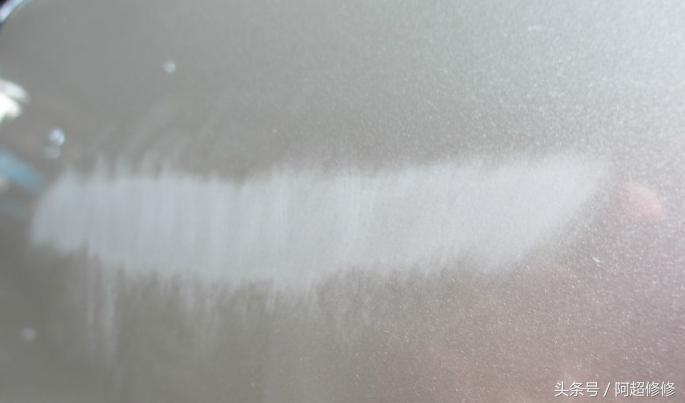 汽车小刮小蹭教你分分钟修复神技,汽车小刮痕处理妙招新手开车怕刮