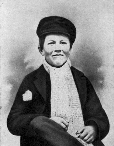 爱迪生发明电灯是几世纪,爱迪生真的发明电灯了吗