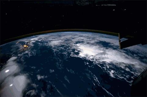 爱迪生发明电灯是几世纪,爱迪生真的发明电灯了吗