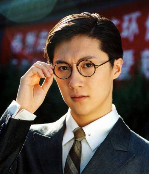 16岁辍学打工，和姚笛相恋，被杨幂拒吻，如今被称“励志哥”