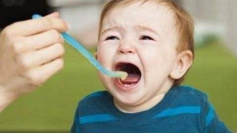 孩子吃了糖丸就终身残疾,因为妈妈一句话影响了孩子一生