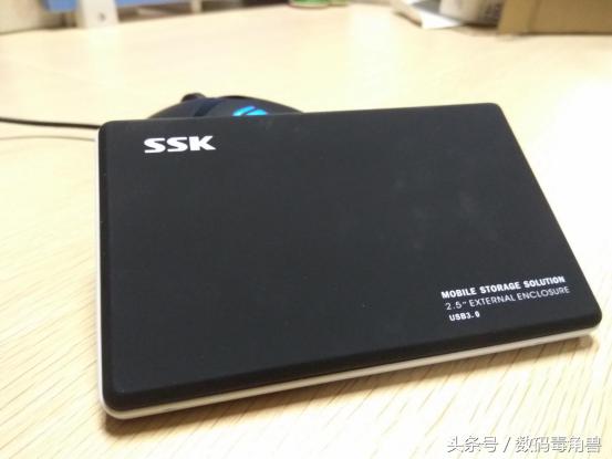 2.5寸硬盘怎么秒变移动硬盘,机械硬盘加个盒子变移动硬盘