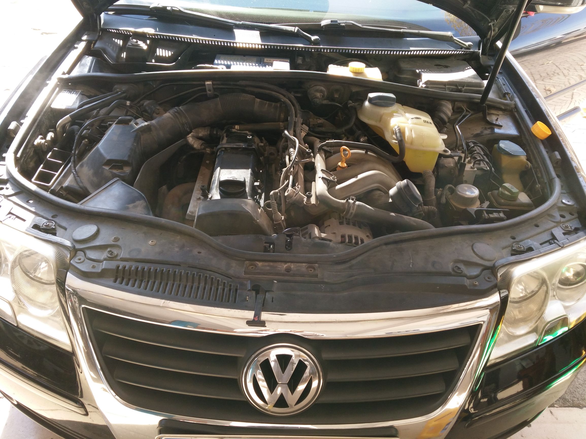 2012年帕萨特漏油出在哪里,大众帕萨特开多少公里开始漏油