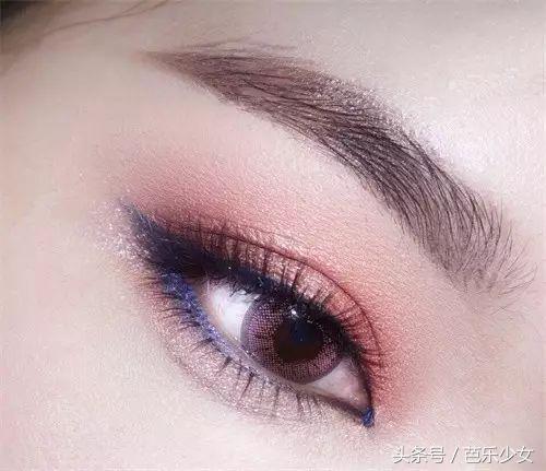 ins超火fentybeauty独角兽眼影,推荐一款今年超火的眼影盘