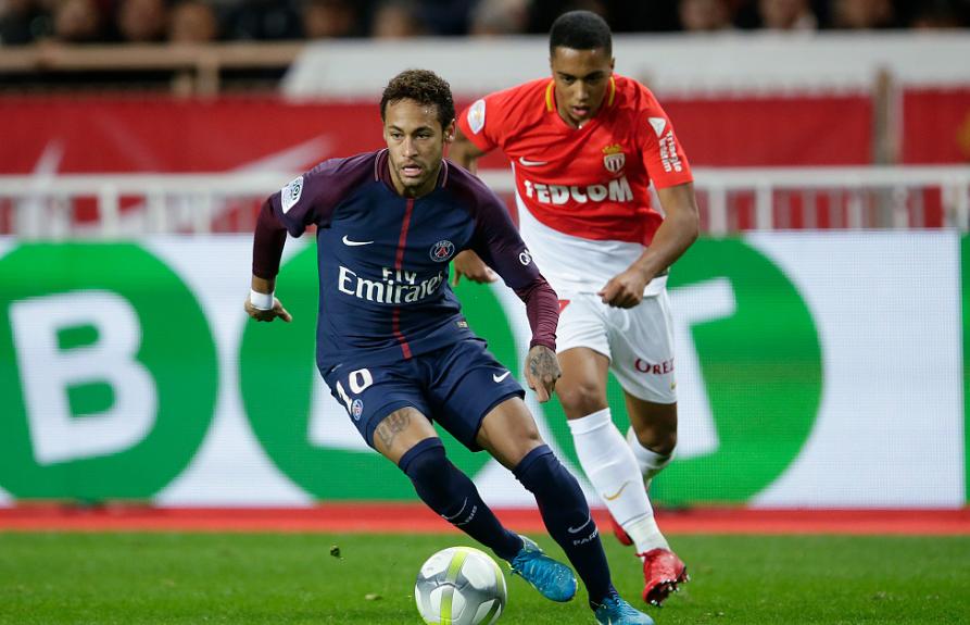 钱多真好！内马尔一来，大巴黎不仅战绩最佳，赞助费也跟着翻倍