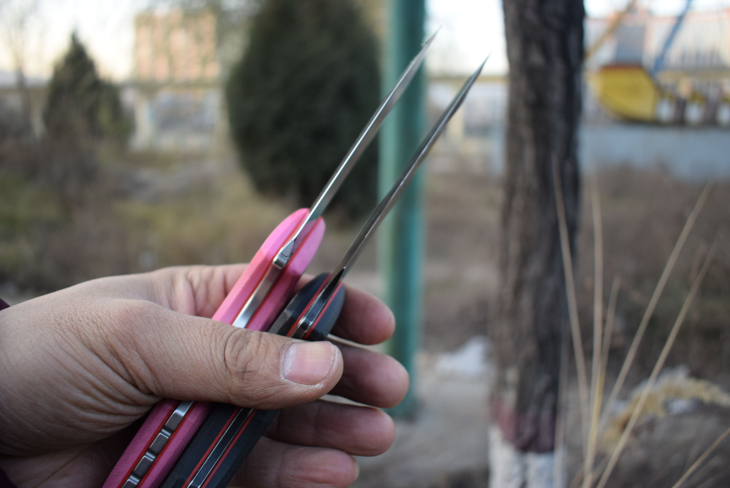 设计怪异的歪把子直刀好用吗？MAXACE军团系列直刀横向评测