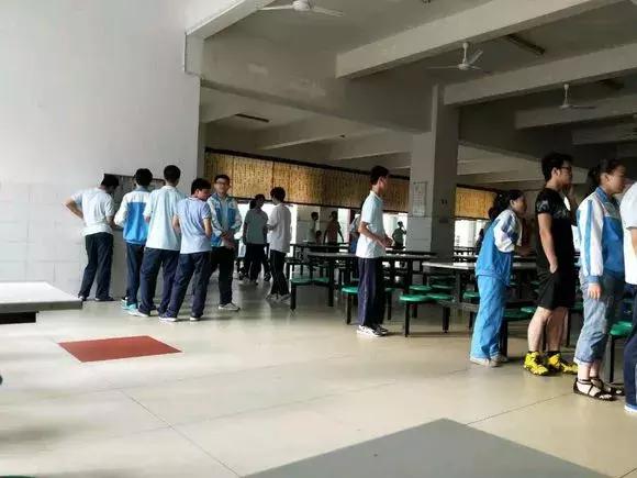 再见了二年级,新建二中报道