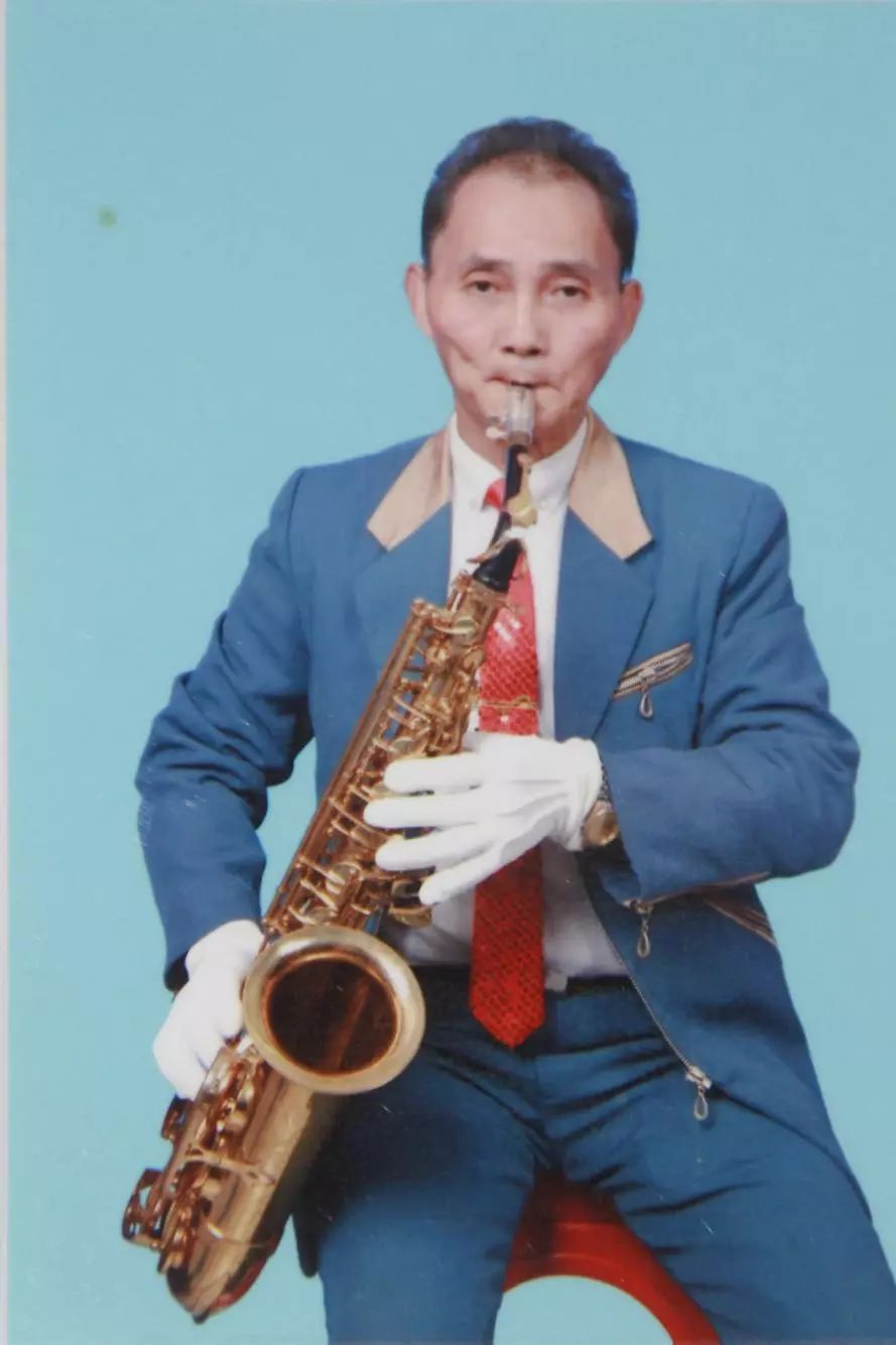 越秀｜情迷萨克斯：这个“无与伦比的风流乐器”是他最长情的伴侣