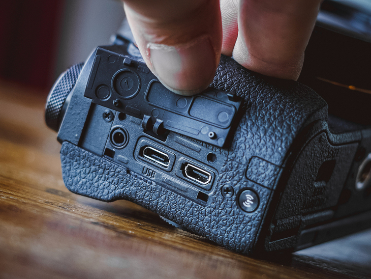 全球首款APS-C画幅变焦卡片机佳能G1XIII评测网友：真不该买单反