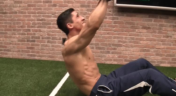 适合40-50岁哑铃运动练腹肌,只要一副哑铃怎么练胸