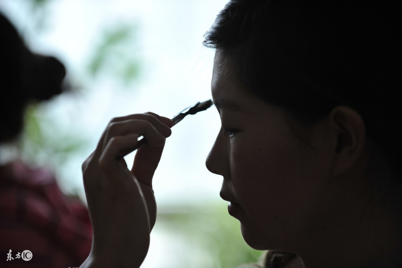 美甲、修眉、针灸、公共马桶到底有没有感染艾滋的风险？