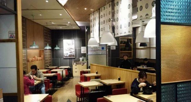 一口米线一口肉酱,一口米线一口醋