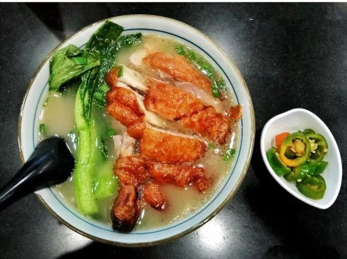 一口米线一口肉酱,一口米线一口醋