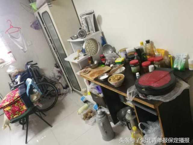 诊室里的“别样风景”——保定甄大夫带着九旬母亲上班