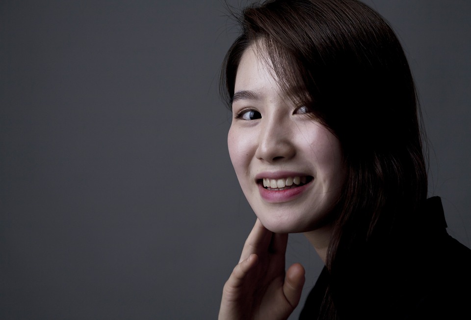 小说：大哥陪小奶团逛童装店，奶团被刁难后，你是专业搞笑的吧？