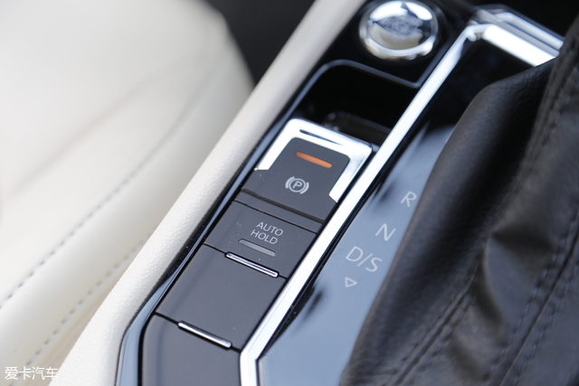 谁是A+标杆？凌渡还是速腾？