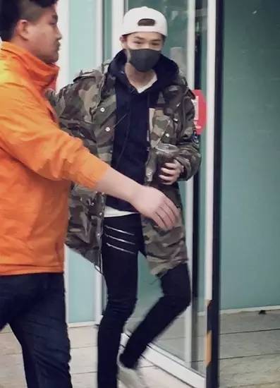 鹿晗和黄晓明对比,八姨太和金戴银