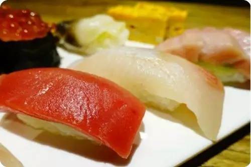 超高级寿司店美味寿司好吃又好玩,尊重食物完整性