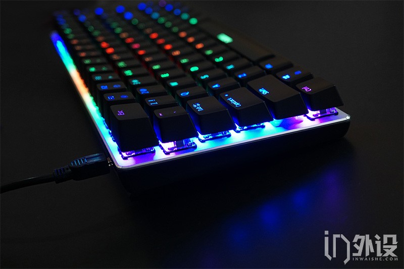 黑爵ak33如何调节背光颜色,黑爵极客ak33背光机械键盘
