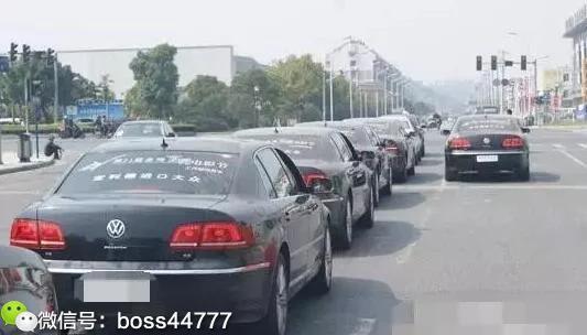 低调豪车辉腾接人,低调总裁开大众辉腾