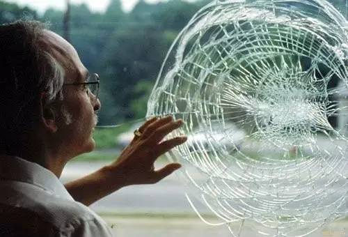 汽车贴膜原车膜不撕下来可以贴吗 (普通车膜贴膜价格一览表2021)