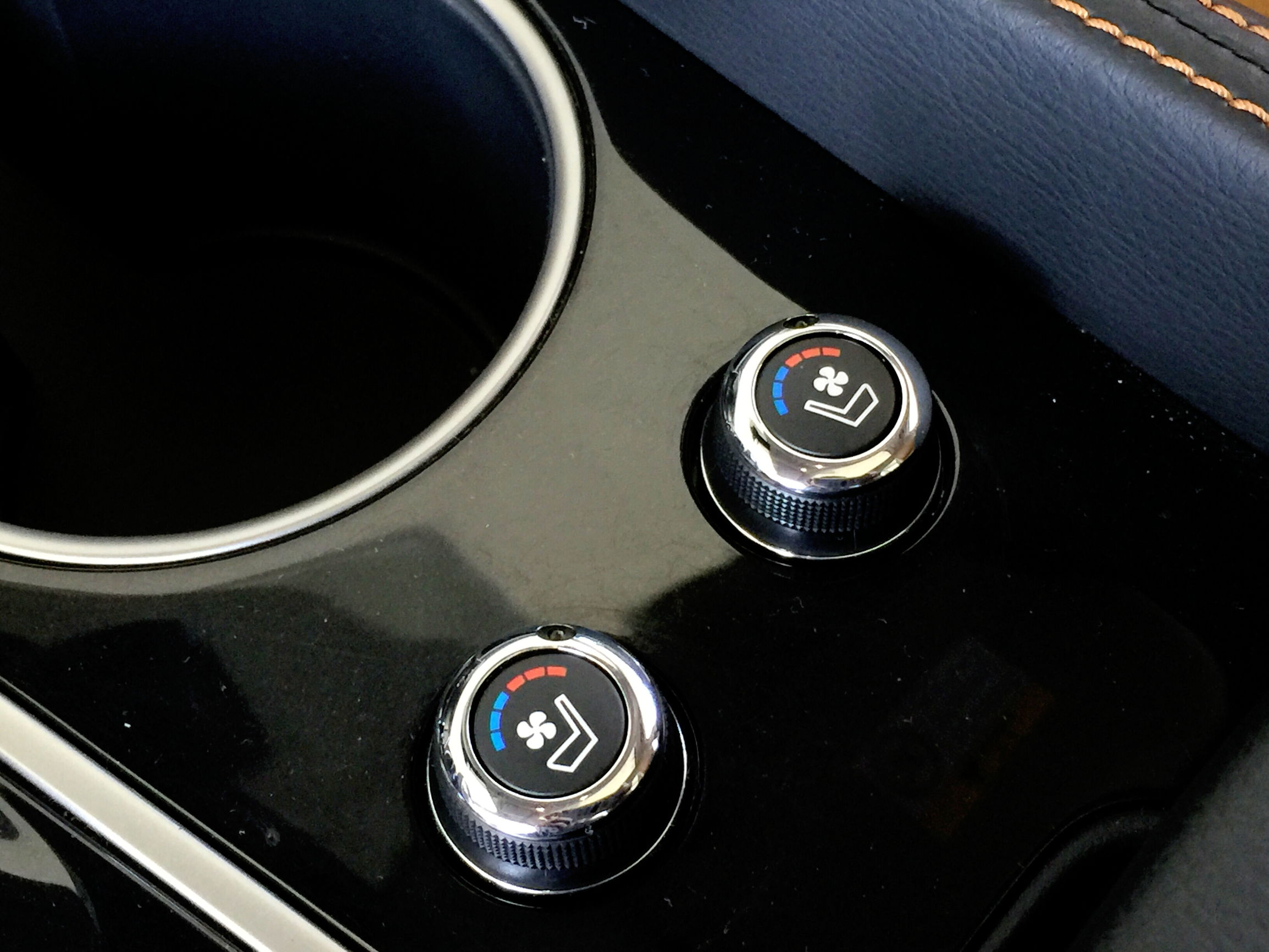 东风日产探陆实车到店,东风日产西玛6座