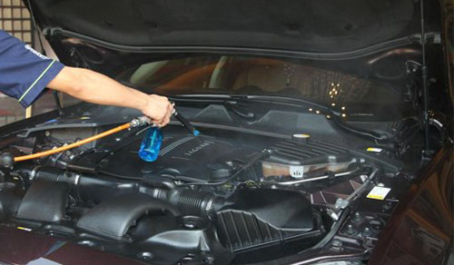 汽车免维护蓄电池修复方法,免维护蓄电池亏电如何解决