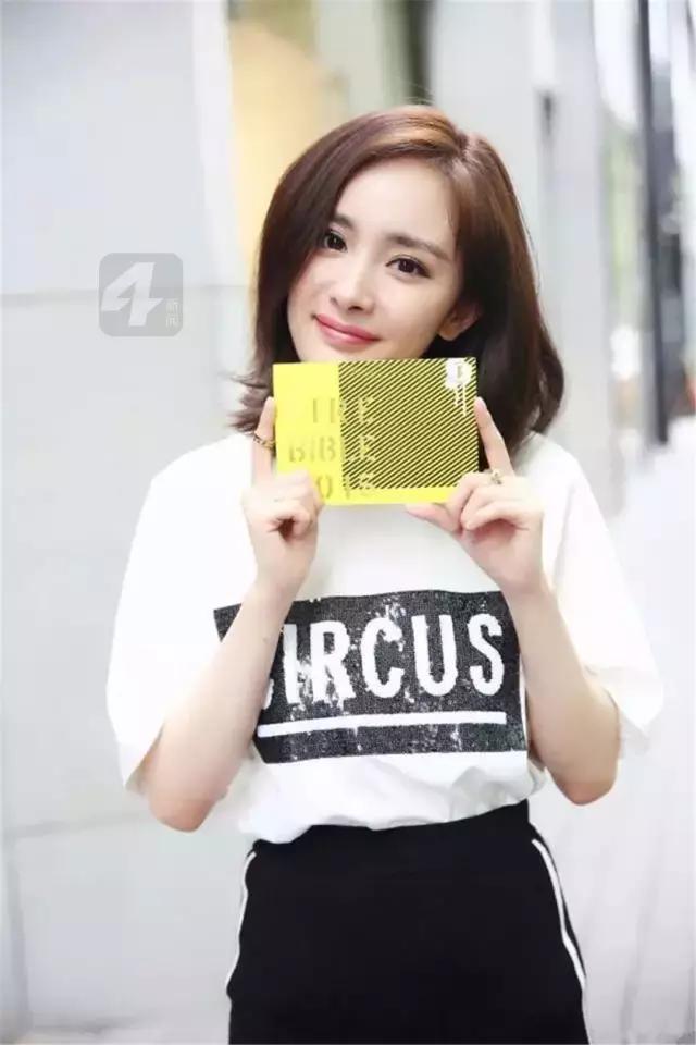 关于20块钱可以买的好看服装,20块钱的衣服穿出了2000块钱的感觉