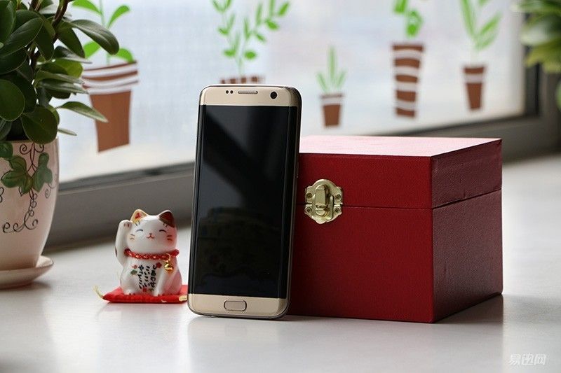 三星s7edge为什么全球都喜欢用 (三星s7edge用了一年感觉怎样)