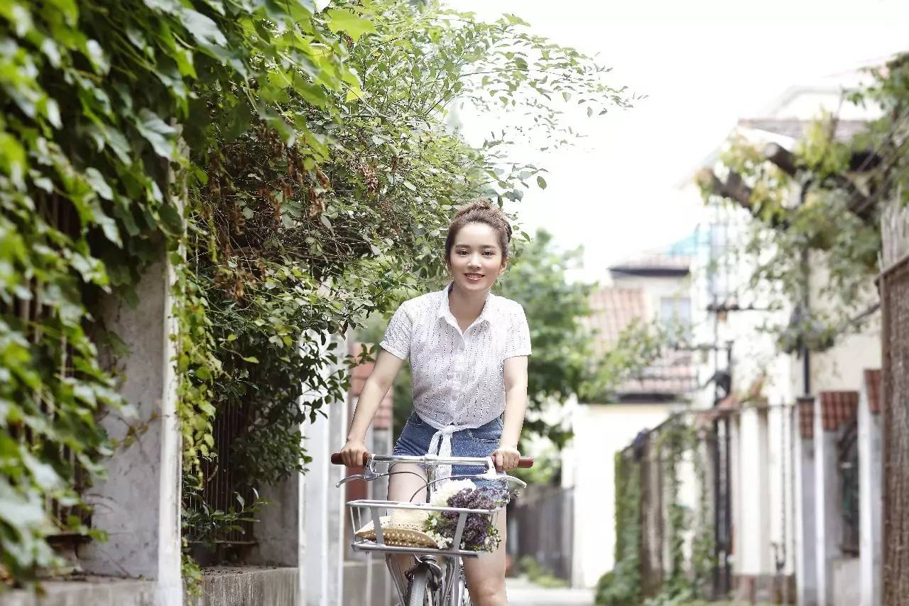 春美人美花也美，假日赏花怎么打扮？