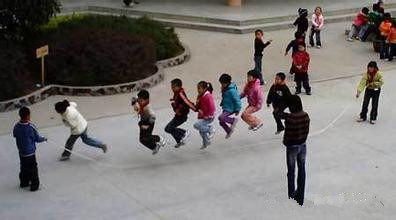 适合7-10岁孩子的课外活动,看孩子运动会好像回到了童年想哭