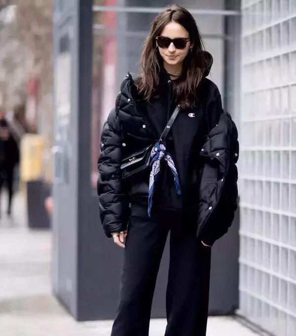 全身黑怎样穿不沉闷,全身黑怎么显高