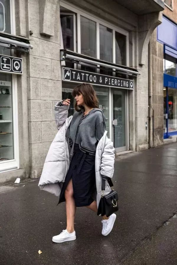 静电衣服沾灰怎么处理,衣物静电粘毛怎么处理