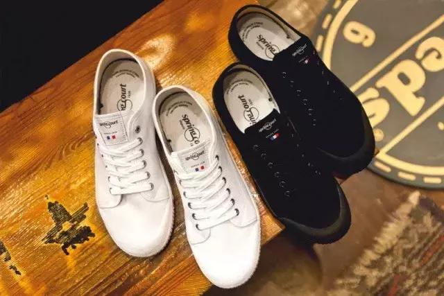 易烊千玺贝壳鞋子,易烊千玺穿的平价又潮的鞋