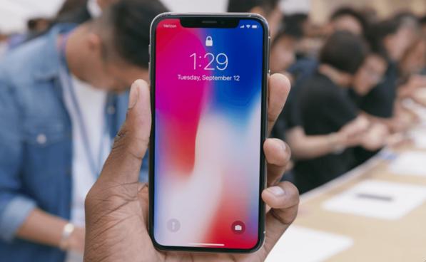 iPhoneX屏幕失灵、“绿边”拿什么来拯救你？