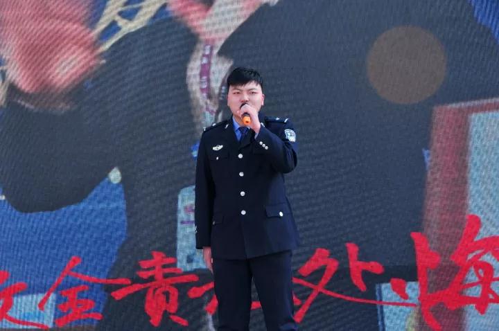 122全国文明交通安全日启动仪式,122全国交通安全日交警来到校园