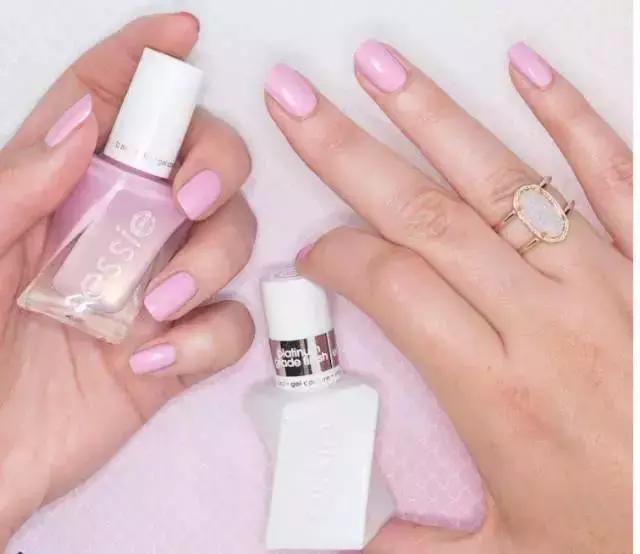 秋冬好看的指甲色,秋冬最适合的指甲油颜色多色搭配