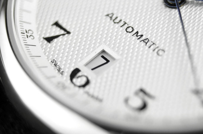 手表日历为什么晚上不能调,为什么晚上不能调节手表日期