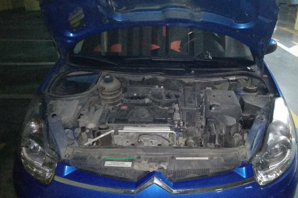 雪铁龙c2千元车,雪铁龙c21.4手动开20万公里