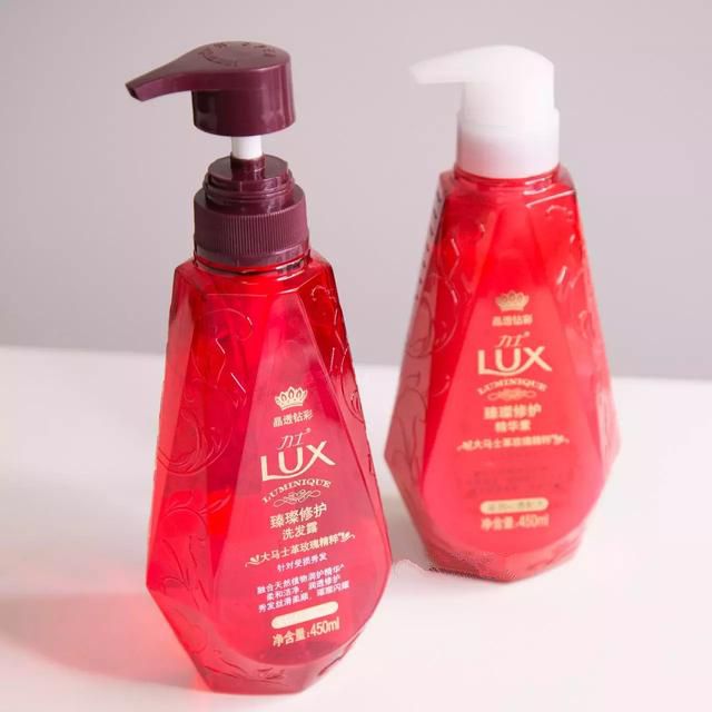 买过很多大牌香水，最后败给了这瓶百元不到人见人爱的小可爱