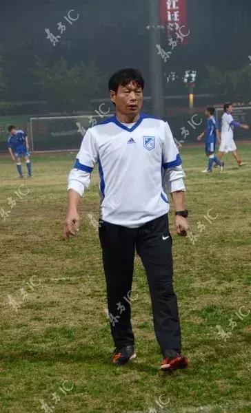 95后征战东亚杯！请踏实踢球，别再让中国足球没戏了