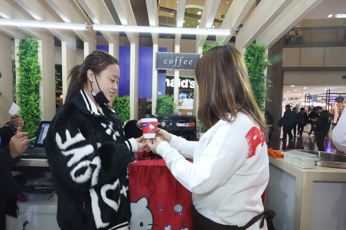 DHCHelloKitty少女心限定款带你体验冬日润养