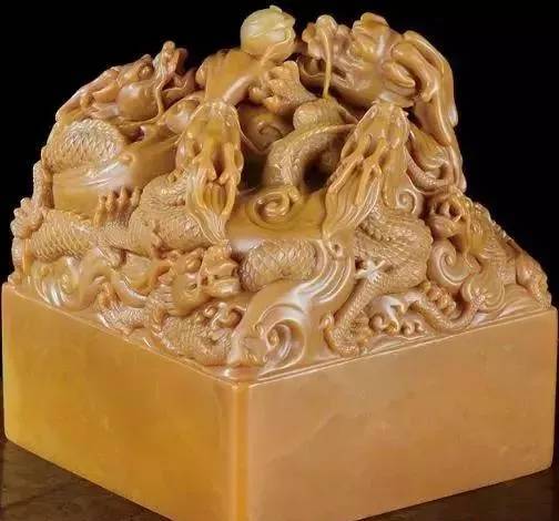 比钻石还贵的石头一克可以卖2亿,假如石头比钻石要贵