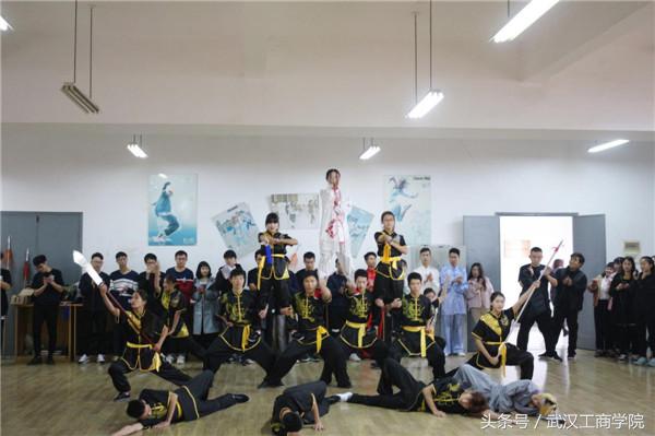 武汉工商学院球赛,武汉工商学院第三届舞青杯