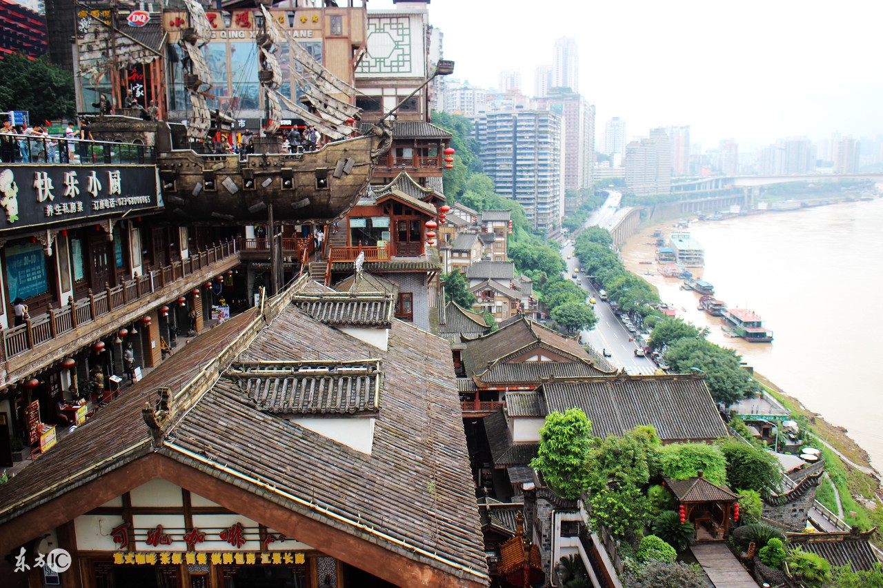 重庆雾都攻略,雾都重庆有多魔幻